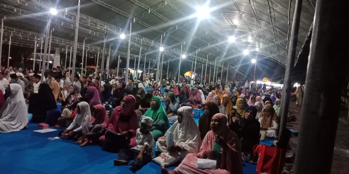 MENGHADIRI UNDANGAN KEGIATAN PALU BERSHOLAWAT