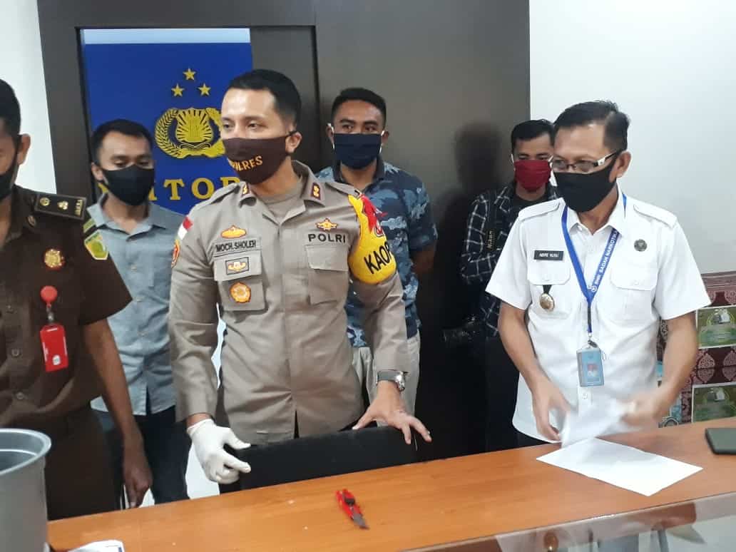 Kepala Badan Narkotika Nasional Kota Palu Menghadiri undangan Pemusnahan Barang Bukti.