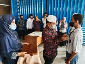 Kepala Badan Narkotika Nasional Kota Palu Melantik dan Pengukuhan Satgas Anti Narkoba Pusat Informasi dan Konseling Remaja Kota Palu