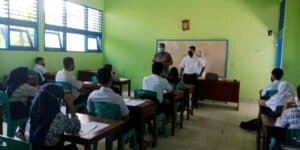 BNN Kota Palu Melakukan Penyuluhan di SMP 9 Palu