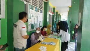 Badan Narkotika Nasional Kota Palu Melaksanakan Kegiatan Pemberdayaan Masyarakt melalui tes urine di lingkungan Pendidikan